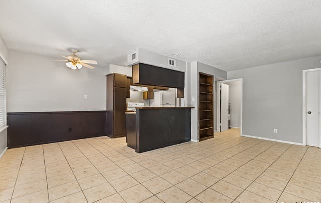 rental at 5818 Shadow Glen in San Antonio, TX — photo 5