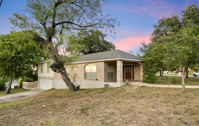 3-bedroom rental at 7501 Linkside in San Antonio, TX — photo 1