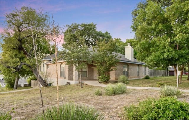 3-bedroom rental at 7501 Linkside in San Antonio, TX — photo 2