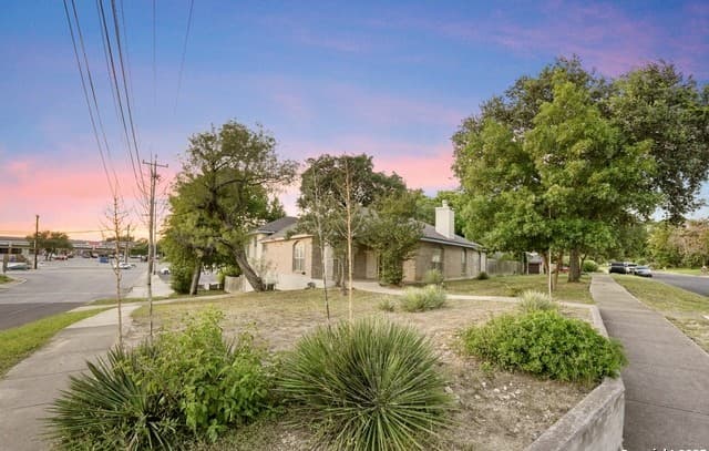 3-bedroom rental at 7501 Linkside in San Antonio, TX — photo 3