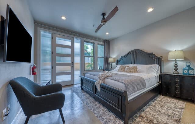 3-bedroom rental at 139 Cedar Unit 103 in San Antonio, TX — photo 3