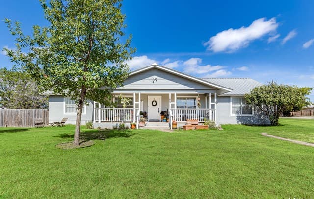 Home for sale at 1299 Oakridge in Blanco, TX — photo 2