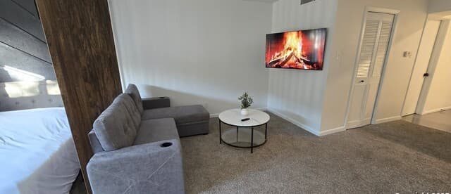 0rental at 170 De Chantle Unit 609 in San Antonio, TX — photo 2