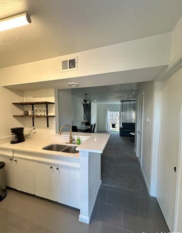 0rental at 170 De Chantle Unit 609 in San Antonio, TX — photo 3