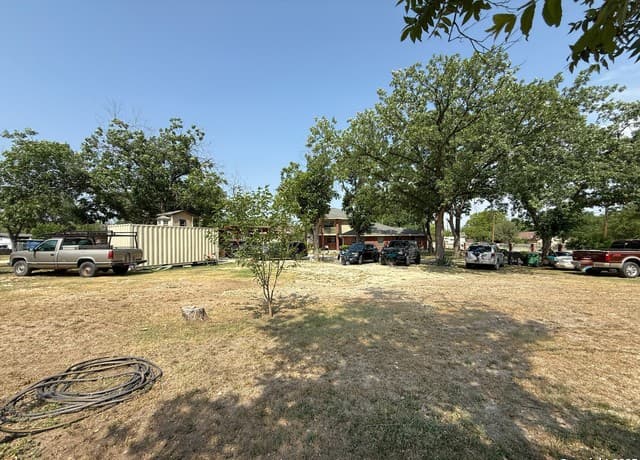 rental at 710 W Baetz BLVD 1 in San Antonio, TX — photo 2