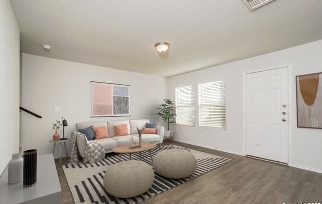 3-bedroom rental at 9327 Evening Shade Court in San Antonio, TX — photo 3