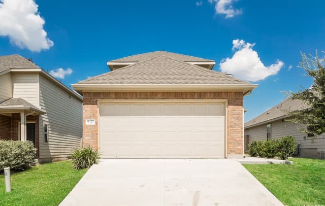 3-bedroom rental at 9327 Evening Shade Court in San Antonio, TX — photo 5