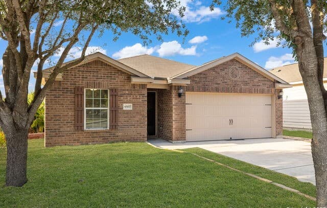 3-bedroom rental at 6507 Luckey Sq in San Antonio, TX — photo 1