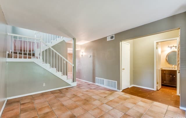 3-bedroom rental at 6106 Vance Jackson Unit 46 in San Antonio, TX — photo 3