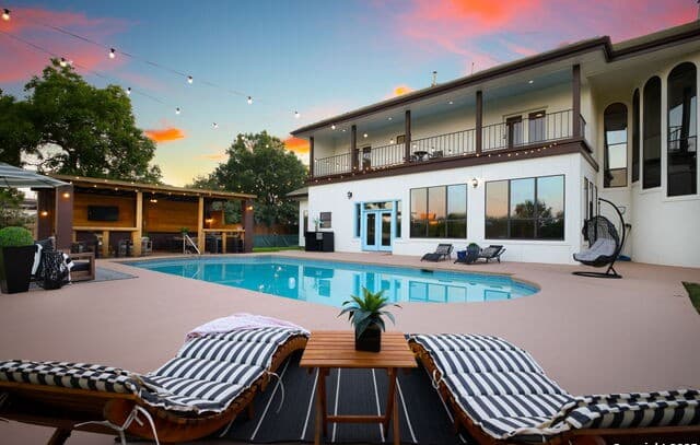 7-bedroom rental at 625 Paseo Canada St in Hollywood Park, TX — photo 4
