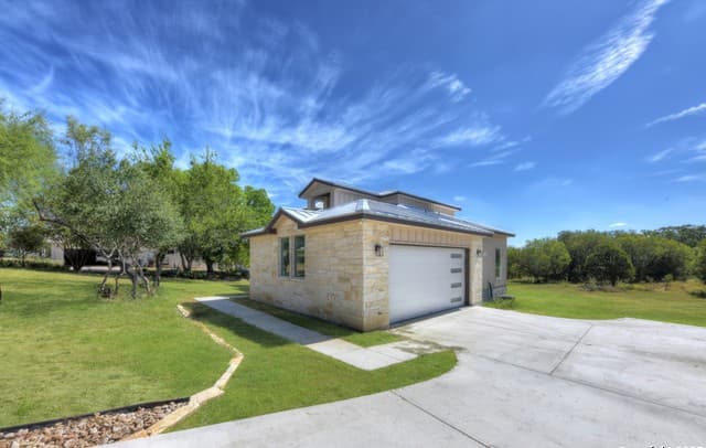 Home for sale at 105 River Bluff in Castroville, TX — photo 2