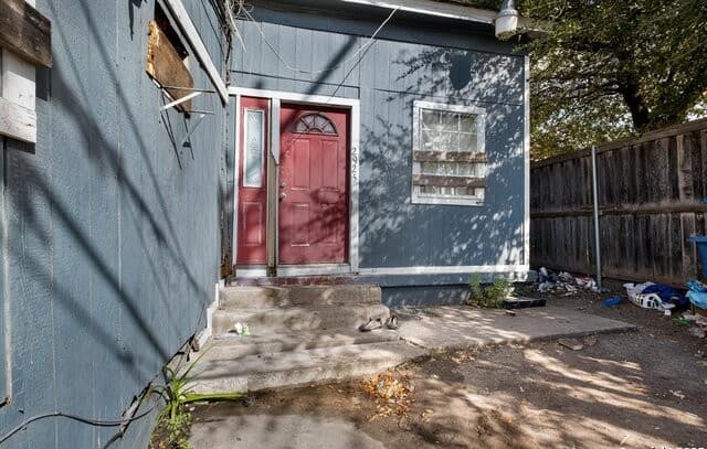 3-bedroom rental at 1225 Leal in San Antonio, TX — photo 5