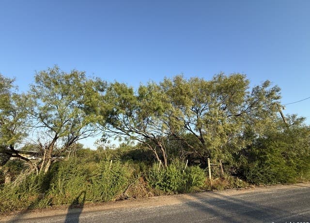 rental at 15875 Luckey in Atascosa, TX — photo 2
