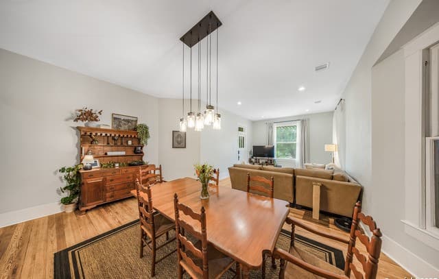3-bedroom rental at 509 W Mistletoe Ave in San Antonio, TX — photo 5