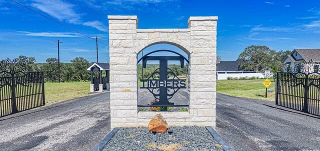 rental at 149 Timber Heights in La Vernia, TX — photo 1
