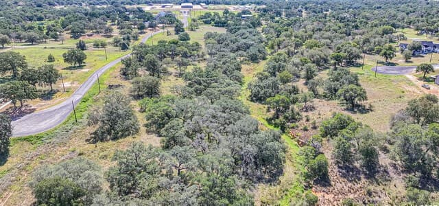 rental at 136 Timber Heights in La Vernia, TX — photo 4