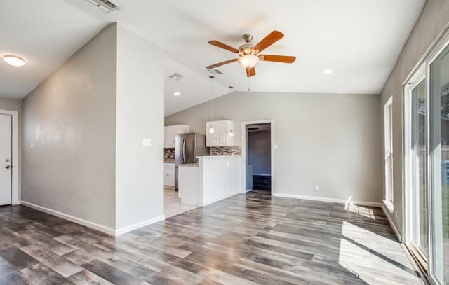 3-bedroom rental at 2610 Lakebriar St in San Antonio, TX — photo 2