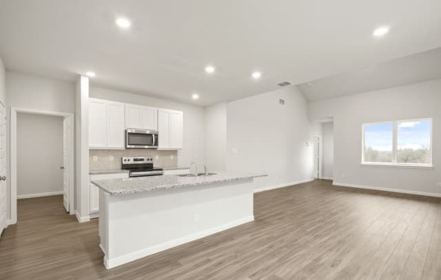 4-bedroom rental at 13631 Helton Pass in St Hedwig, TX — photo 2