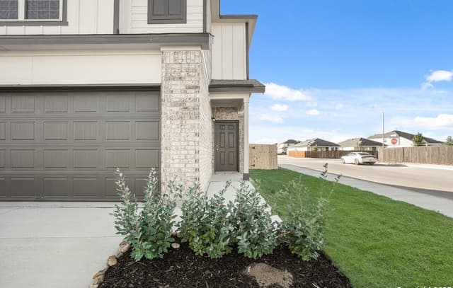 3-bedroom rental at 4939 Blue Ranch in San Antonio, TX — photo 3