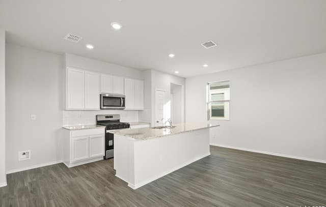 3-bedroom rental at 4939 Blue Ranch in San Antonio, TX — photo 4