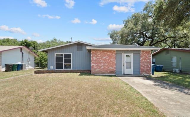3-bedroom rental at 4118 Scarletoak Dr in San Antonio, TX — photo 1
