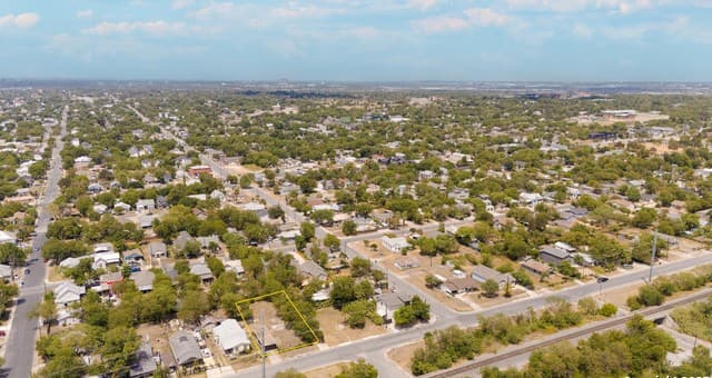 rental at 415 Westfall in San Antonio, TX — photo 4