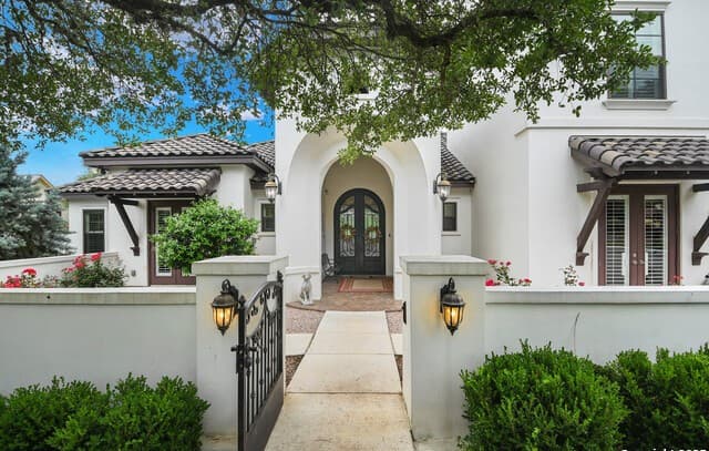 5-bedroom rental at 8628 Delta Dawn in Boerne, TX — photo 4