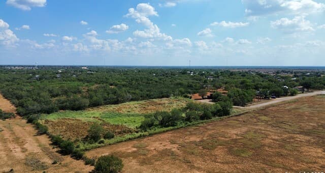 rental at TBD Cypress in Jourdanton, TX — photo 3