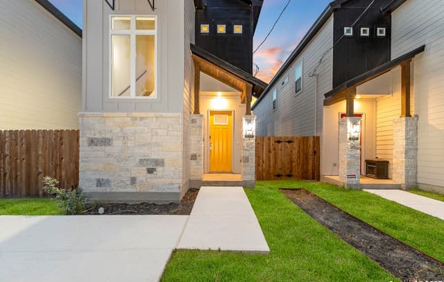 3-bedroom rental at 505 Linden in San Antonio, TX — photo 5