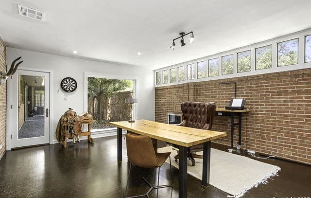 5-bedroom rental at 108 Schreiner Pl in San Antonio, TX — photo 3
