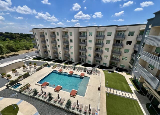 3-bedroom rental at 17902 La Cantera Pkwy Unit 504 in San Antonio, TX — photo 1