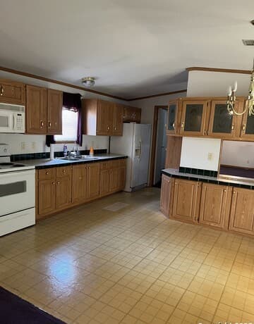 3-bedroom rental at 123 Chapman in Pleasanton, TX — photo 3