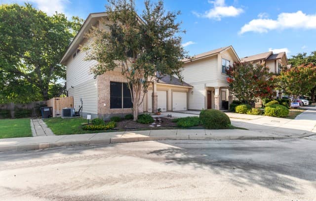 2-bedroom rental at 6210 W Jolie Ct in San Antonio, TX — photo 1