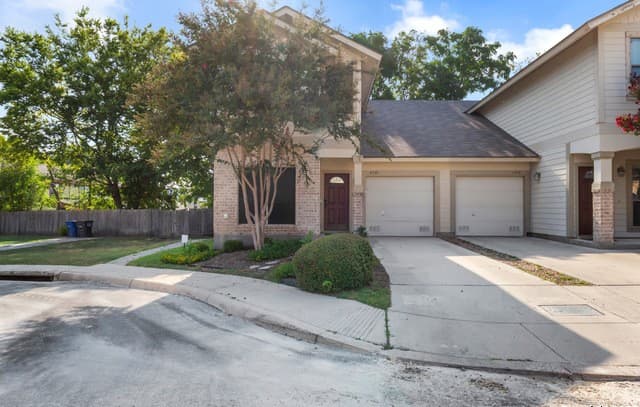 2-bedroom rental at 6210 W Jolie Ct in San Antonio, TX — photo 3