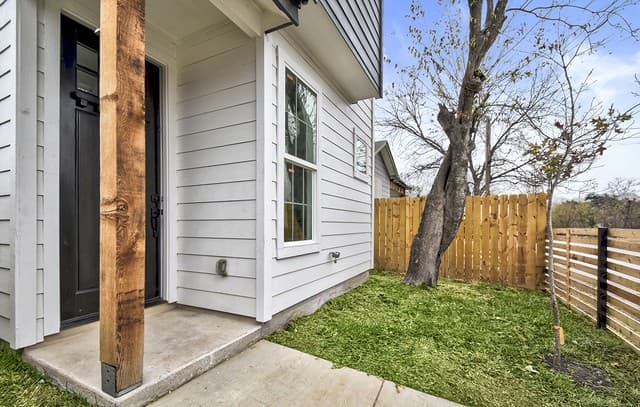 3-bedroom rental at 522 Torreon in San Antonio, TX — photo 2