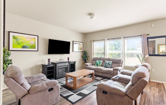 3-bedroom rental at 5942 Tranquil Dawn in San Antonio, TX — photo 5