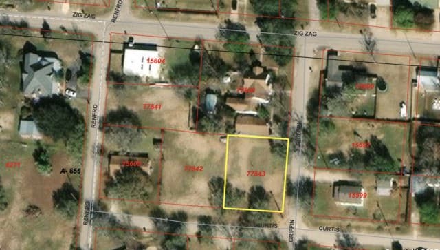 rental at 00 Curtis in Devine, TX — photo 2