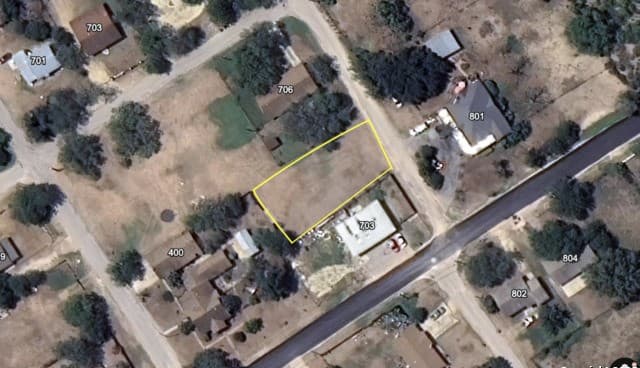rental at 00 Renfro in Devine, TX — photo 4