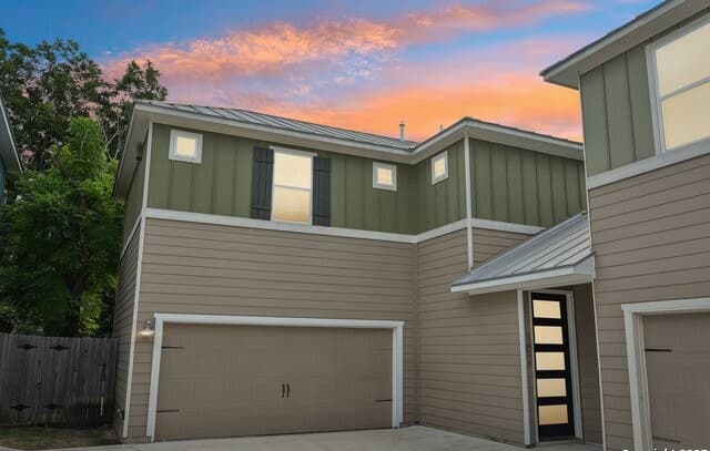 3-bedroom rental at 140 Claremont #102 Unit 102 in San Antonio, TX — photo 2