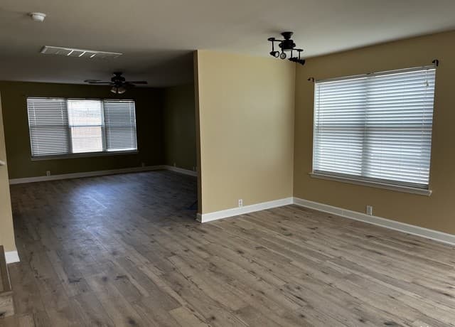 3-bedroom rental at 1707 Mountain BROOK in Schertz, TX — photo 3