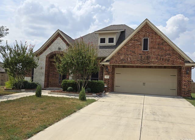 4-bedroom rental at 6718 Laura Heights in Schertz, TX — photo 2