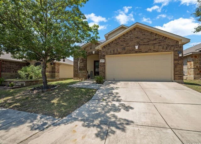 4-bedroom rental at 9839 Mill Path in San Antonio, TX — photo 1