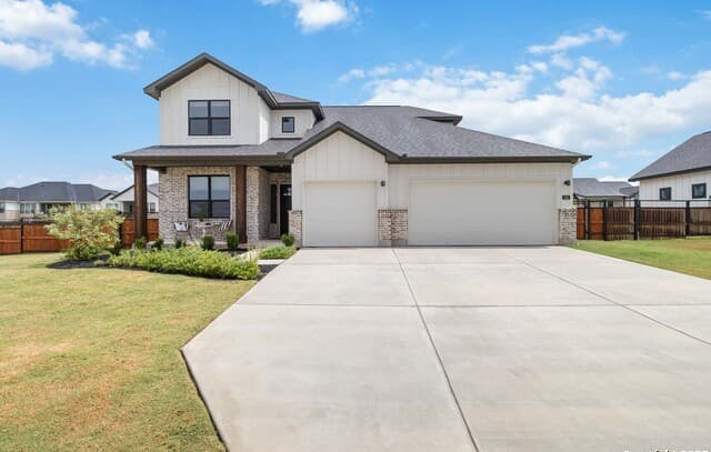 4-bedroom home for sale at 145 W Magnolia in La Vernia TX