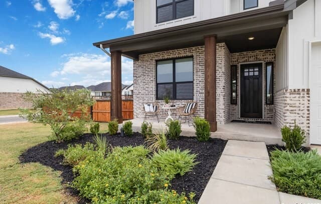 Home for sale at 145 W Magnolia in La Vernia, TX — photo 5
