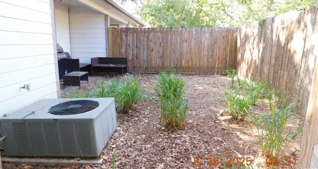 rental at 1411 Martin in Pleasanton, TX — photo 4