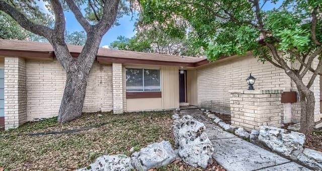 4-bedroom rental at 4800 Rockford in San Antonio, TX — photo 4