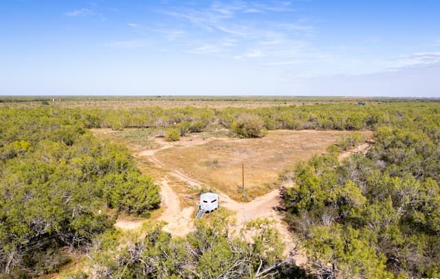 rental at 10 FM 1581 in Pearsall, TX — photo 4
