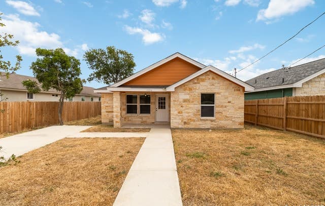 3-bedroom rental at 10214 Renova in San Antonio, TX — photo 4