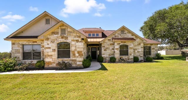 Home for sale at 121 Carrizo Ridge in Floresville, TX — photo 3