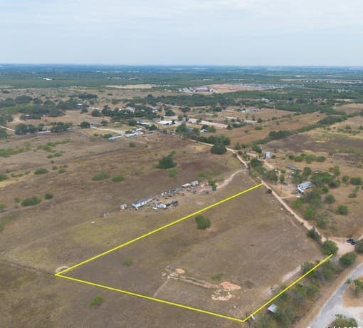 rental at 4.27 ACRES Mathis Ln in San Antonio, TX — photo 2
